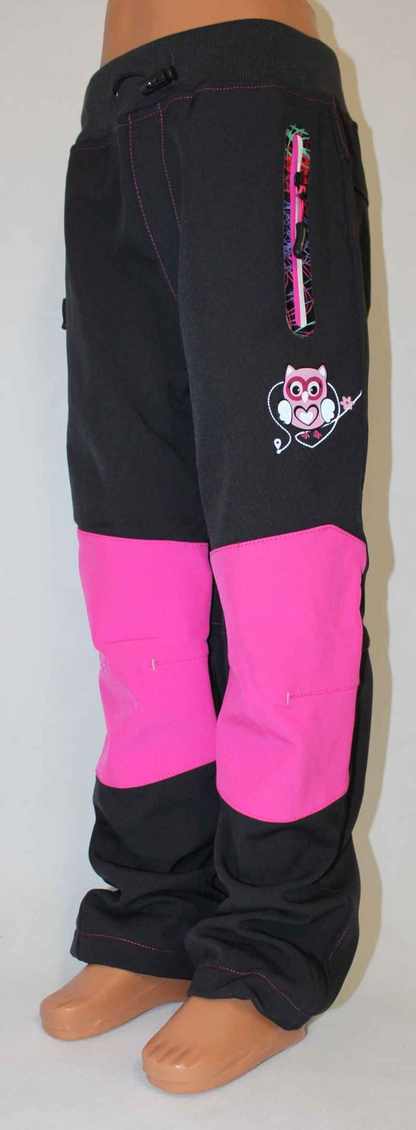 Dětské softshellové kalhoty KUGO, zateplené kalhoty, zimní kalhoty, podzimní kalhoty, dívčí sofshellové kalhoty, zateplené dívčí kalhoty, černé softshellové kalhoty, černo-růžové softshellové kalhoty