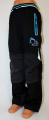 Dětské softshellové kalhoty KUGO, zateplené kalhoty, zimní kalhoty, podzimní kalhoty, chlapecké sofshellové kalhoty, zateplené klučičí kalhoty, černé softshellové kalhoty, černo-modré softshellové kalhoty | 104, 110, 122